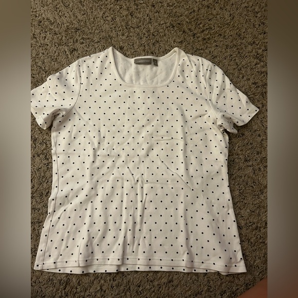 Two pairs of navy blue and white shorts size 6 with a polka dot shirt - Picture 7 of 8